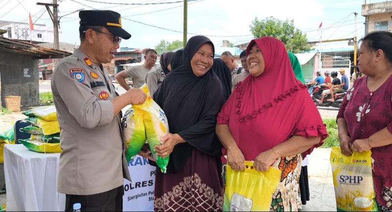 Warga Belawan Antusias Dapatkan Beras Murah Di Arena Gerakan Pangan Murah