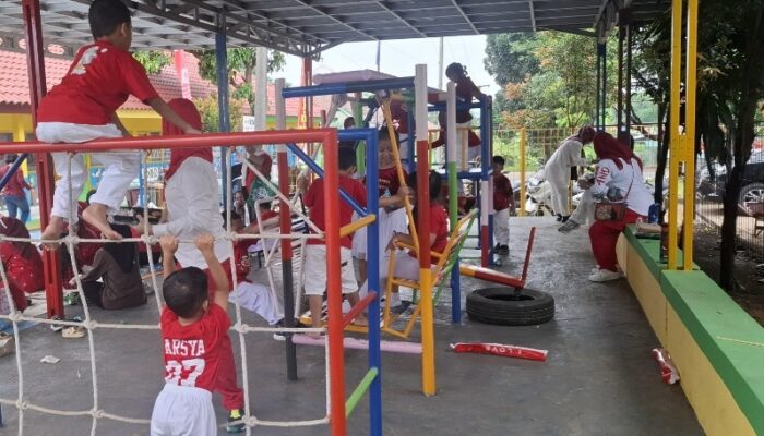 Revitalisasi APE Warnai TK Kartika VIII-4, Anak Belajar Lebih Ceria