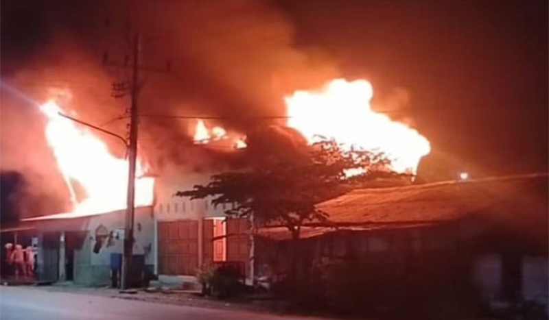 ‘Tradisi’ Tawuran Di Belawan, Rumah Warga Musnah Terbakar