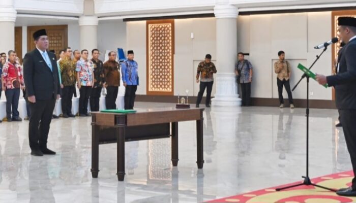 Lantik Dua Pejabat Eselon II, Gubsu Ingatkan Jangan Korupsi