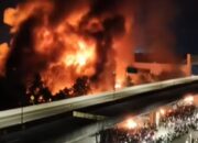 Tiga Nyawa Melayang Dalam Kebakaran Gedung DPRD Makassar Saat Demo