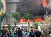 Gedung DPRD NTB Dibakar Massa, Mataram Memanas