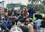 Massa Aksi Depan DPR Coba Jebol Gerbang, TNI Tempuh Langkah Persuasif