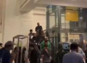 Rumah Eko Patrio Dan Uya Kuya Jadi Sasaran Penjarahan Massa