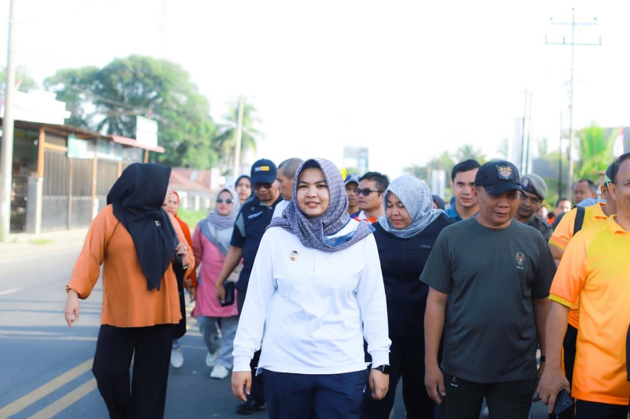 1000 Peserta Meriahkan Jalan Santai Sambut HUT Ke-80 RI
