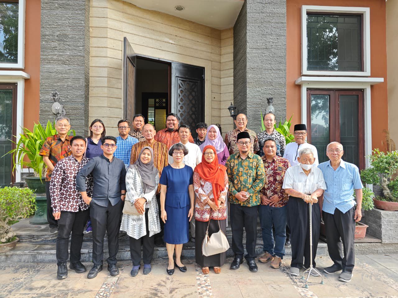 Peringati 75 Tahun Hubungan Diplomatik Indonesia-Tiongkok, Konjen RRT Gelar Diskusi Panel