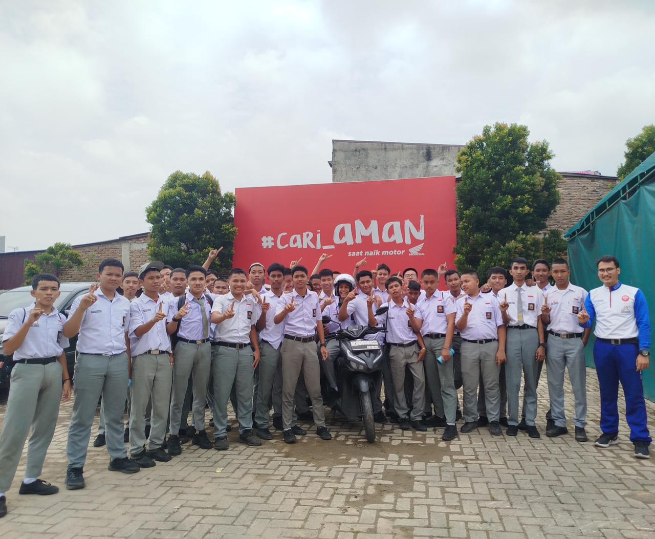 Honda Terus Edukasi Pelajar #Cari_Aman