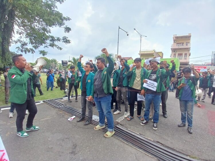 Mahasiswa USU Aksi Di Mapolda Sumut, Kapoldasu: Siap Lakukan Tindakan Tegas