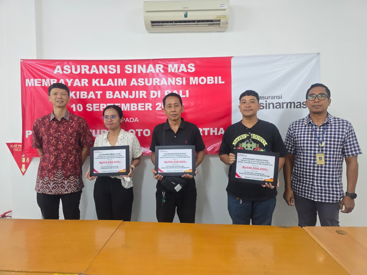 Asuransi Sinar Mas Bayar Klaim Asuransi Kendaraan Debitur Akibat Banjir Bali