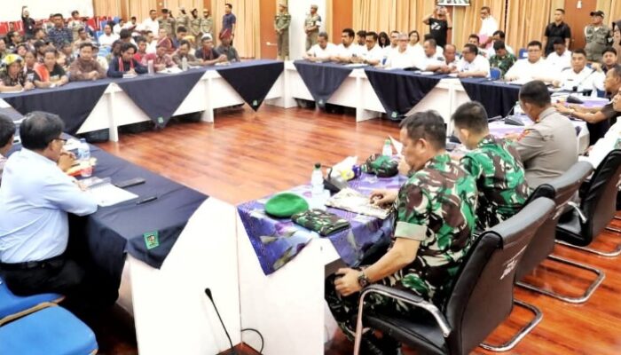 Pemkab Simalungun Fasilitasi Pertemuan Masyarakat Lamtoras Sihaporas Dengan PT TPL