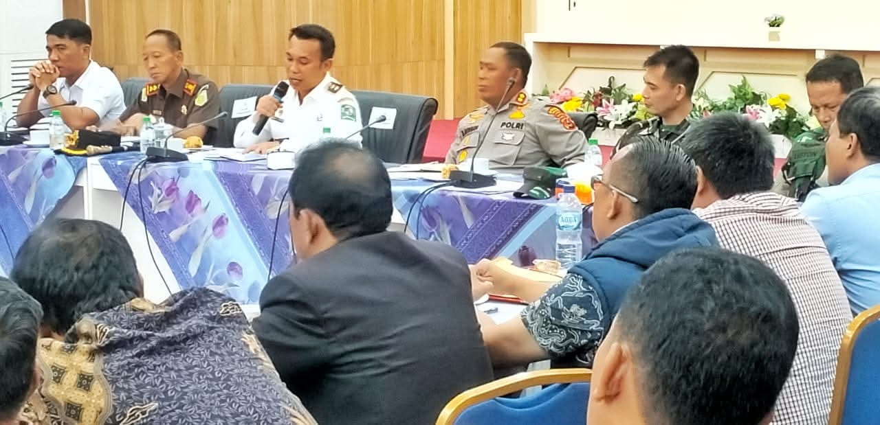 Pemkab Simalungun Fasilitasi Pertemuan Masyarakat Lamtoras Sihaporas Dengan PT TPL