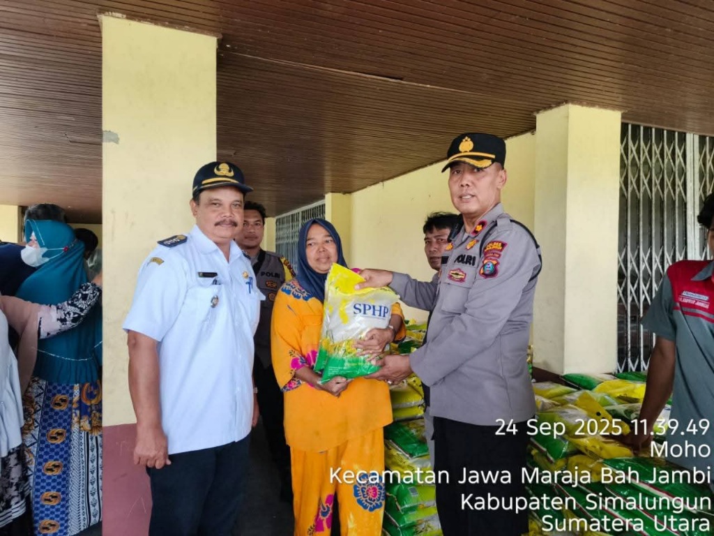 Polsek Tanah Jawa Gelar Pasar Murah, Salurkan 6,7 Ton Beras
