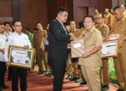 Wali Kota Pematangsiantar Terima Penghargaan UHC Dari Gubernur Sumut