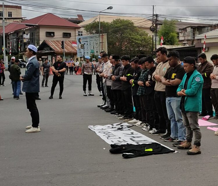 Ratusan Massa Di Takengon Gelar Shalat Gaib untuk Korban Demo Jakarta, Tuntut Proses Hukum Terbuka