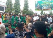 Wali Kota dan Ketua DPRK Lhokseumawe Teken Petisi Mahasiswa Demo