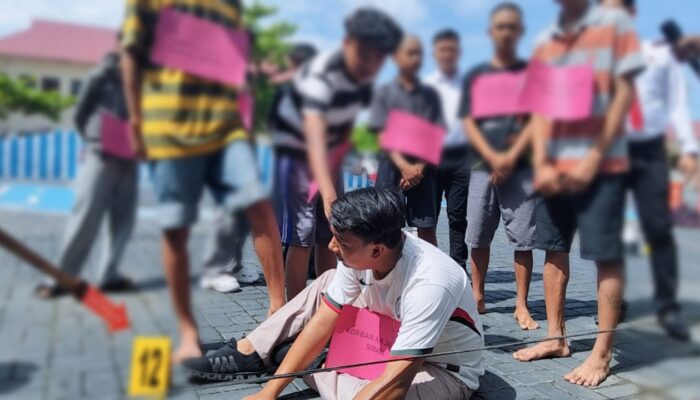Reka Ulang Pembunuhan Jasa Sinaga Diwarnai Tangisan Ibu Korban