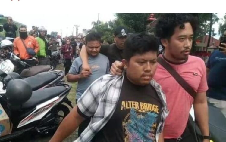 Tiga Pria Diduga Penyusup Diamankan Saat Unjuk Rasa Ojol Di Mapoldasu