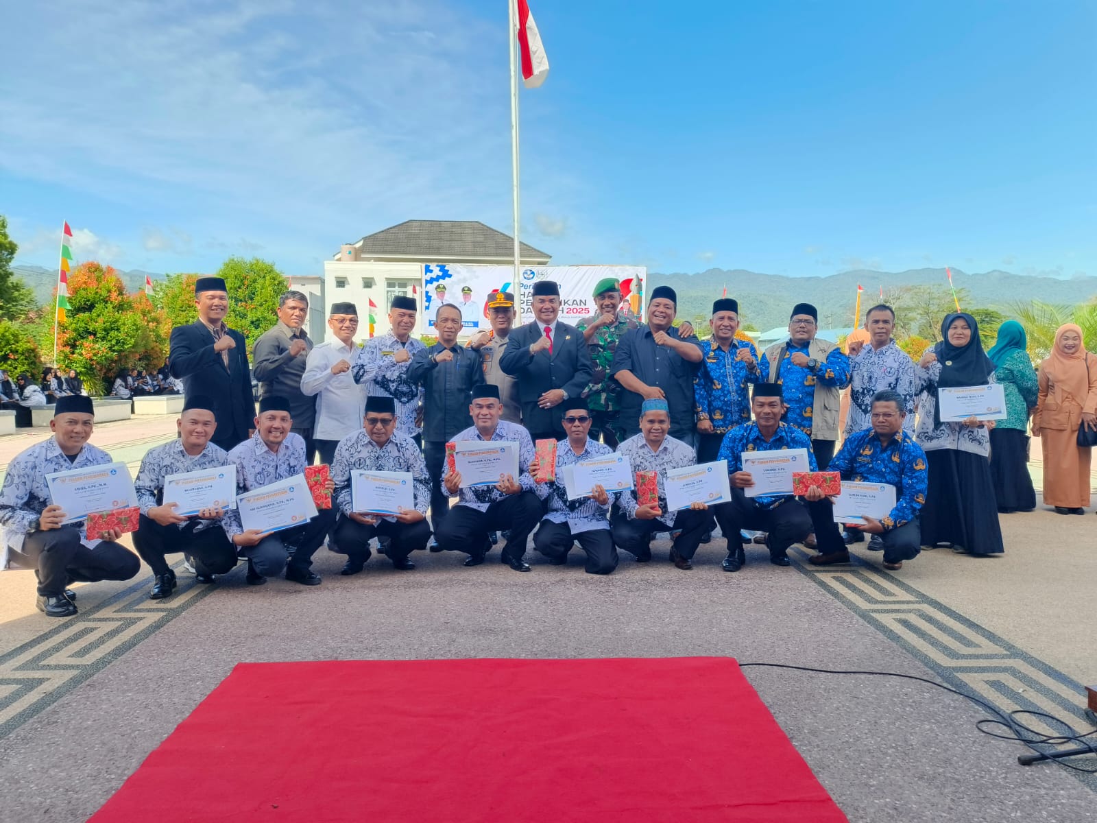 Bupati Agara Pembina Upacara Hardikda Ke-66