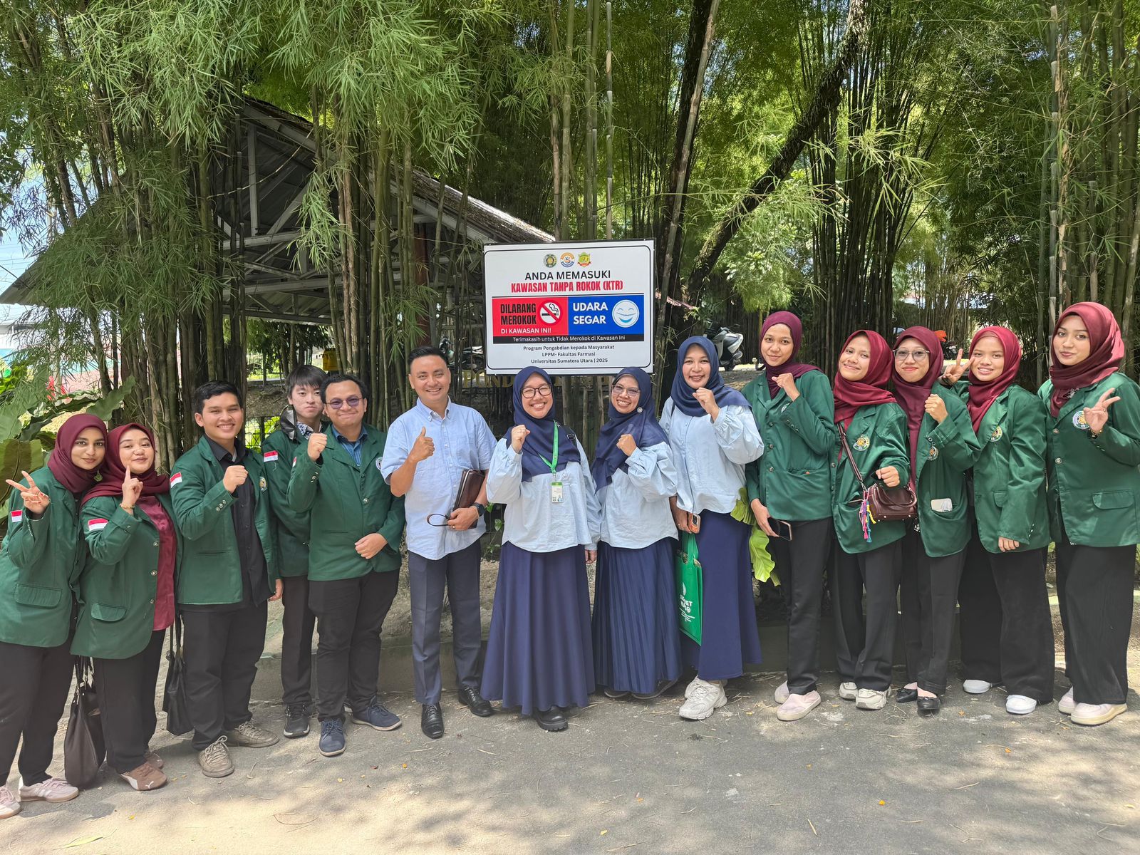 Dosen Dan Mahasiswa Farmasi USU Edukasi Siswa SMA Negeri 2 Medan Tentang Bahaya Rokok