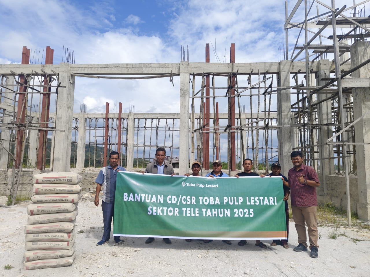 TPL Salurkan Semen Pembangunan Gereja Katolik