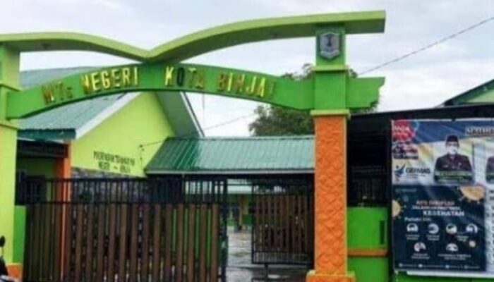 Kisruh Seragam, Ketua Komite MTsN Binjai Didesak Mundur