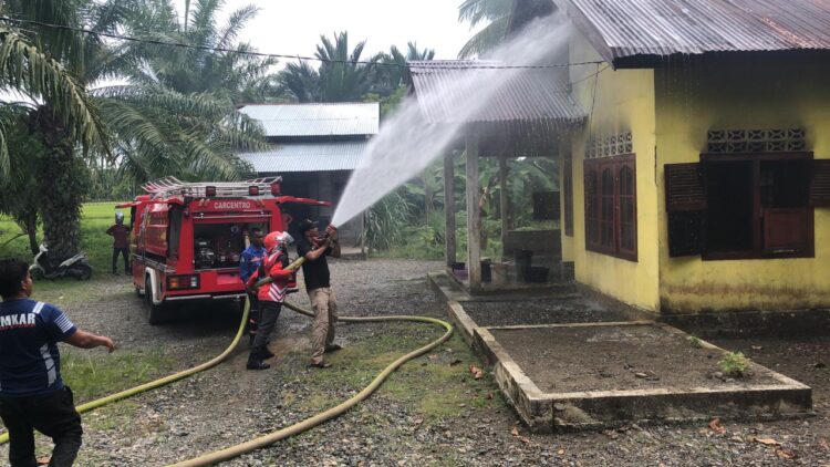 Rumah Permanen Di Nagan Raya Ludes Terbakar, Warga Sempat Panik