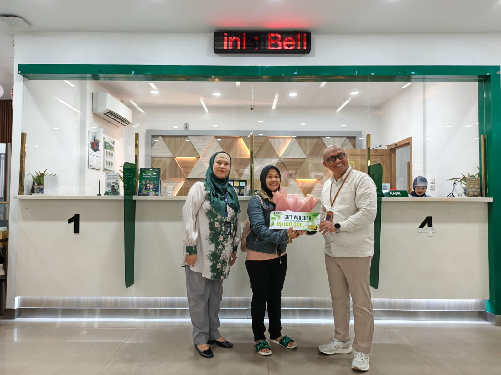 Pegadaian Kanwil 1 Medan Rayakan Hari Pelanggan Nasional Dengan Bagi-Bagi Emas