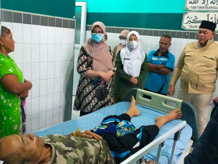 Dua Bulan Terbaring Di Rumah, Dahnil Ginting Bantu Berobat Warga Ke RS Haji Medan