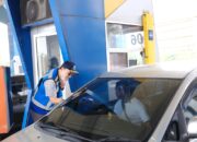 Peringati Harpelnas, PT Jasamarga Kualanamu Tol Usung Bagi-bagi Souvenir