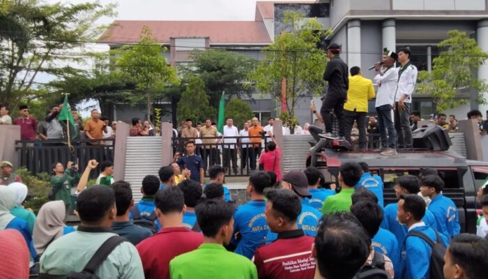 Aliansi Mahasiswa Aceh Tenggara Tuntut Kapolri Mundur