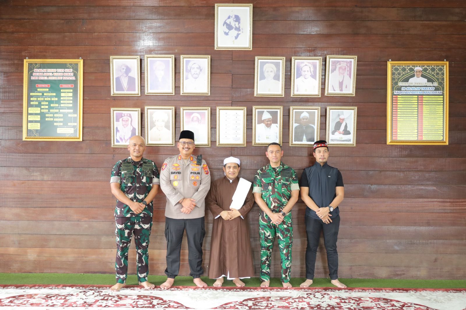 Kapolres Langkat Silaturahmi Dengan Tuan Guru Babussalam, Mohon Dukungan Ulama