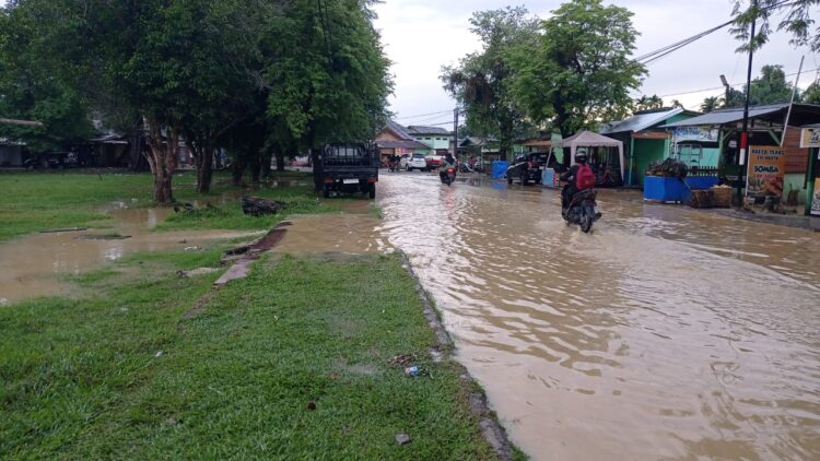 Krueng Langsa Meluap, Rendam Rumah Warga Dan Jalan Di Pusat Inti Kota