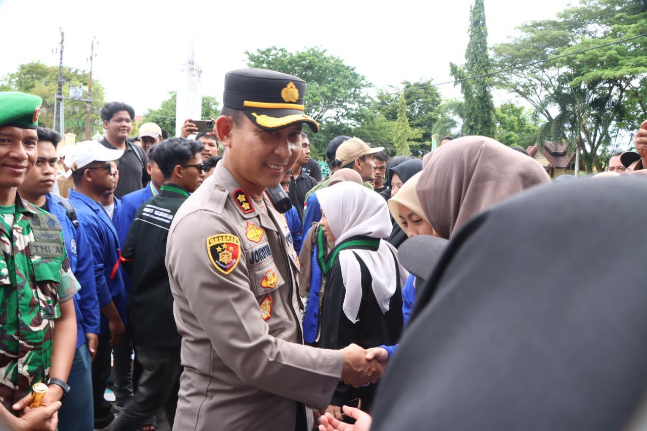Kapolres Apresiasi Aksi Damai Mahasiswa Di Aceh Singkil