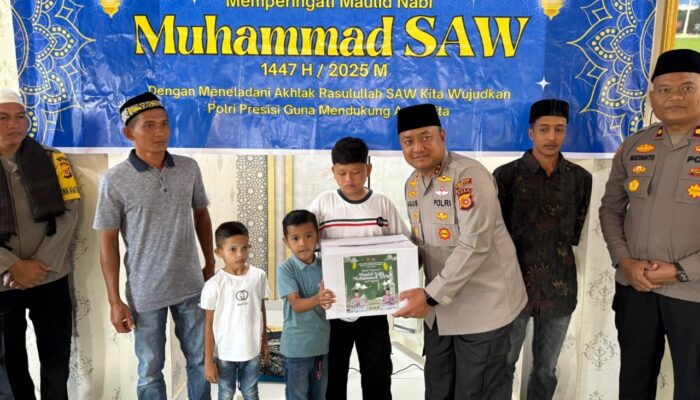 Peringati Maulid Nabi SAW, Kapolres Abdya Santuni Yatim