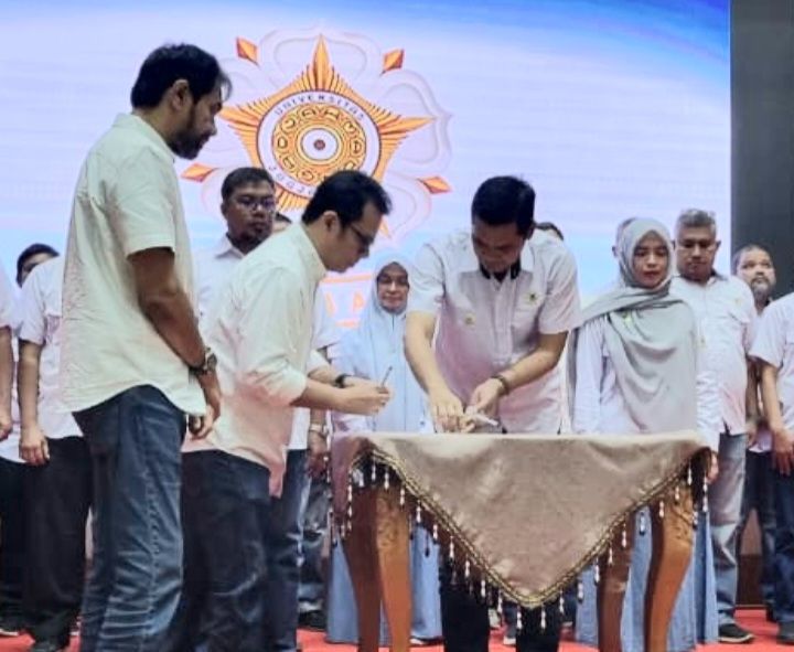 Wamen Komdigi Nezar Patria Lantik M Nasir Ketua Kagama Aceh