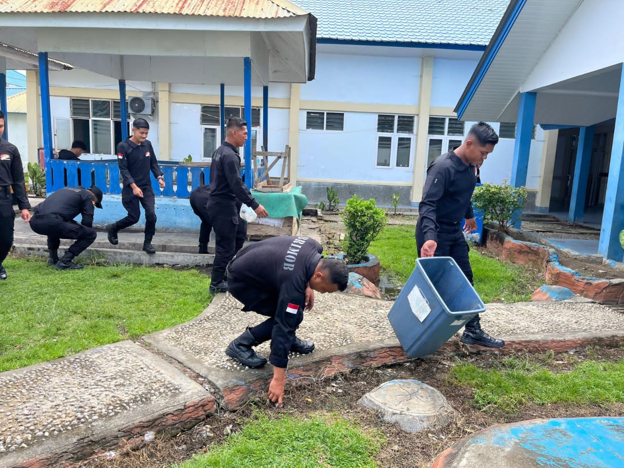 Brimob Aceh Baksos Di RSUD SIM