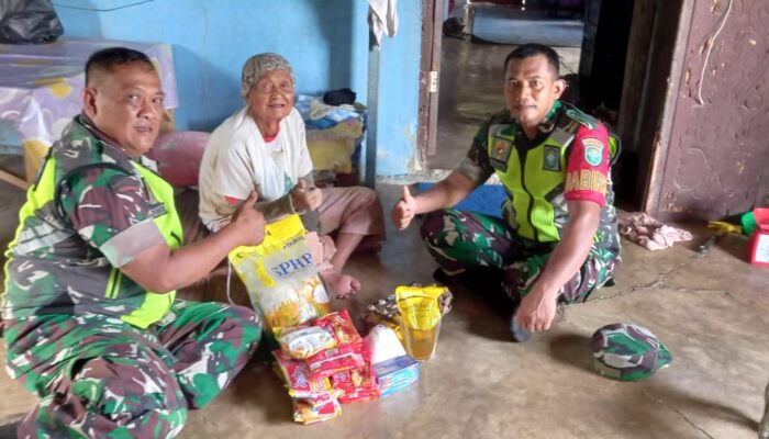 Babinsa Koramil Seruway Bantu Sembako Warga Kurang Mampu