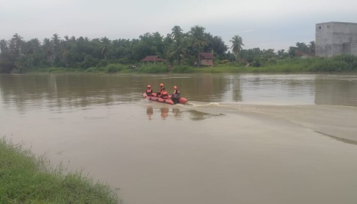 Ayah Dan Anak Dikabarkan Tenggelam Di Sungai Tamiang