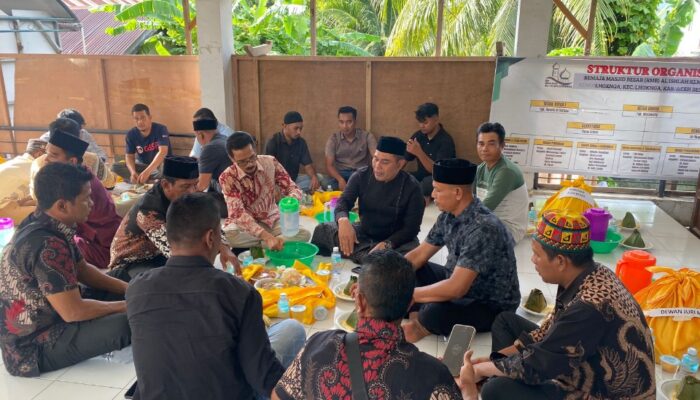 Bupati Aceh Besar Silaturrahmi Dengan Masyarakat Lhoknga Pada Peringatan Maulid Nabi