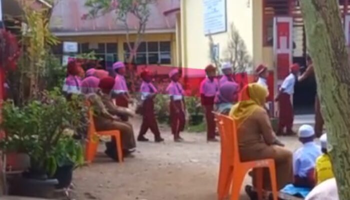 Guru Baku Hantam, Kepala SDN 086 Dalan Lidang Jewer Dan Tampar Siswa