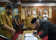 Gubernur Aceh Lantik Fadhil Ilyas Sebagai Direktur Utama PT Bank Aceh Syariah