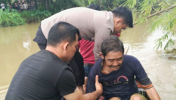 Polsek P. Brandan Berhasil Selamatkan Pria Paruh Baya Yang Hanyut Di Sungai Pelawi
