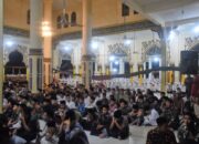 Dekatkan Diri Dengan Allah, Ribuan Santri Misbahul Ulum Shalat Sunnah Khusuf Berjamaah