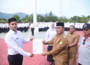 Syech Muharram Serahkan SK Pengangkatan 890 PPPK Aceh Besar Tahap I