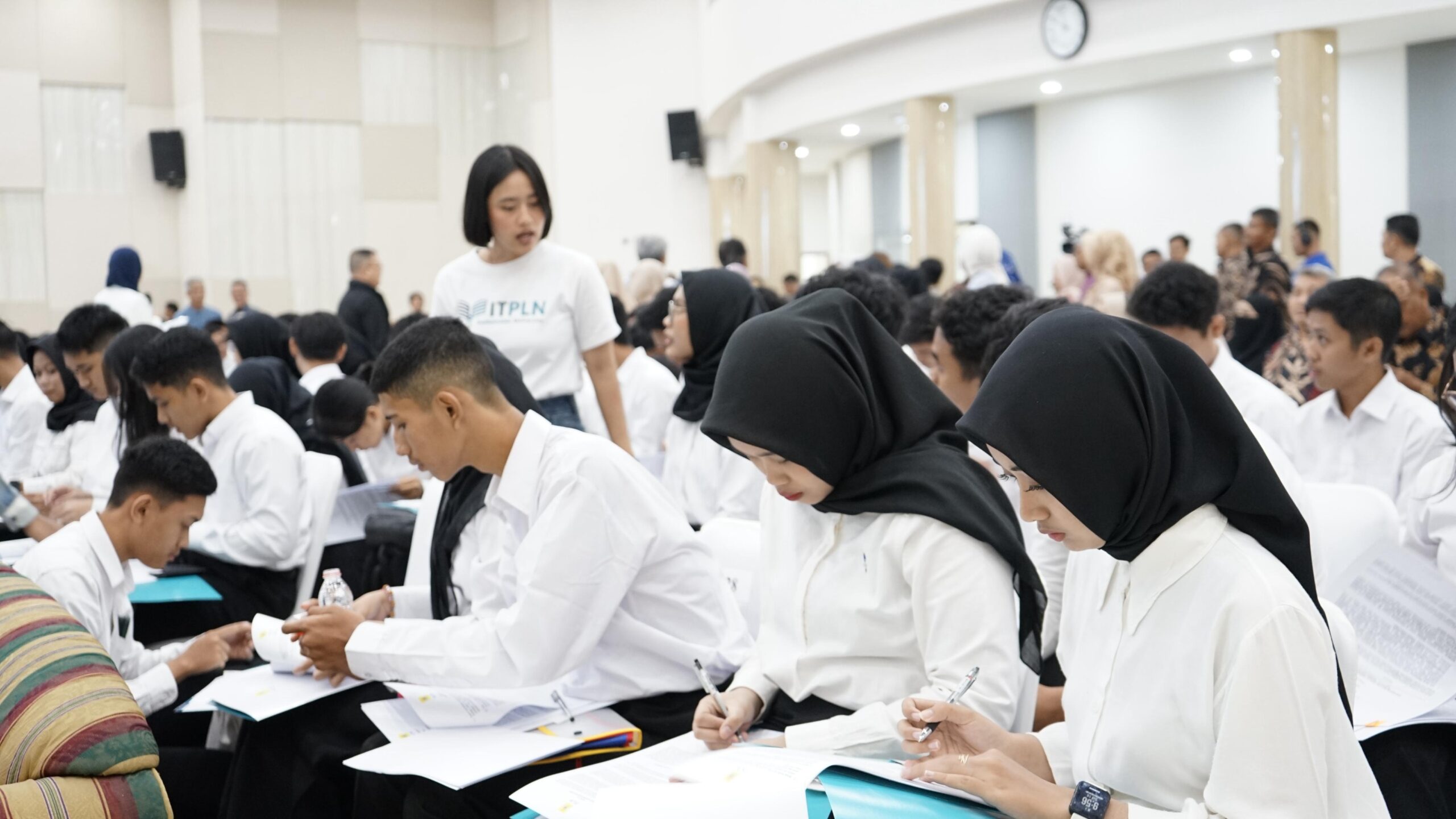 109 Mahasiswa ITPLN Resmi Bergabung Dalam Program Ikatan Kerja PLN