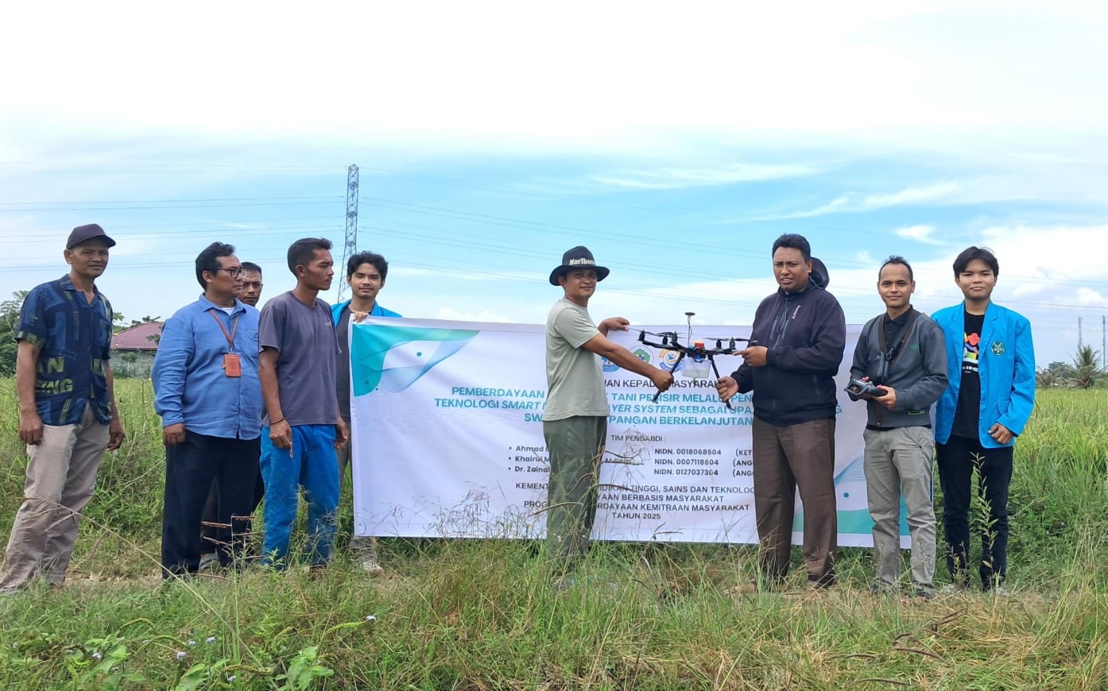 Tim PKM Unsam Kembangkan Teknologi Smart Drone Sprayer System Ke Petani Padi Di Aceh Tamiang