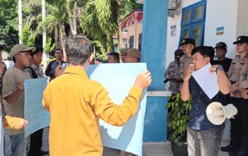 Puluhan Massa Geruduk Kantor Disdik Madina, Tuntut Usut Tuntas Pungli