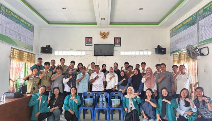 Desa Sehat Lewat Pupuk Organik Cair: Inovasi Mahasiswa KKN UNIMED di Desa Kuta Pinang