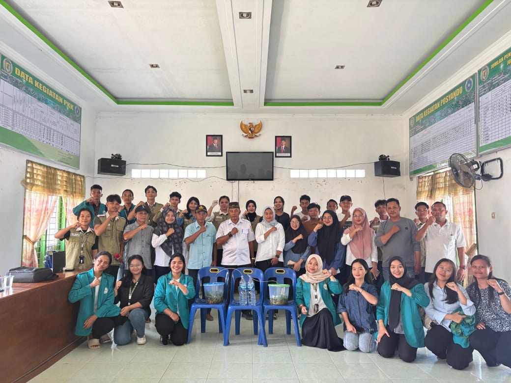 Desa Sehat Lewat Pupuk Organik Cair: Inovasi Mahasiswa KKN UNIMED di Desa Kuta Pinang