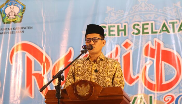 Bupati Aceh Selatan H. Mirwan Resmi Buka Festival Rapai Debus 2025